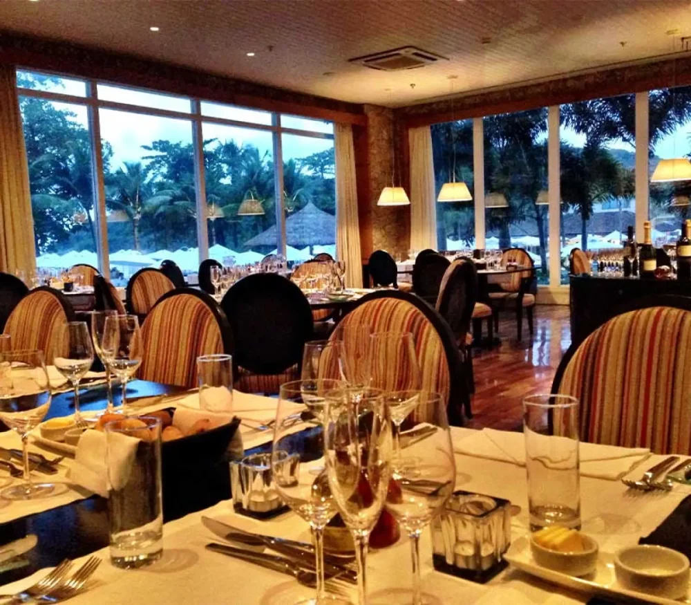 Os restaurantes internacionais do Sofitel Guarujá Jequitimar.